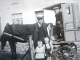 027- Melkboer Hub Dieteren en Harrie Offermans1950.JPG
